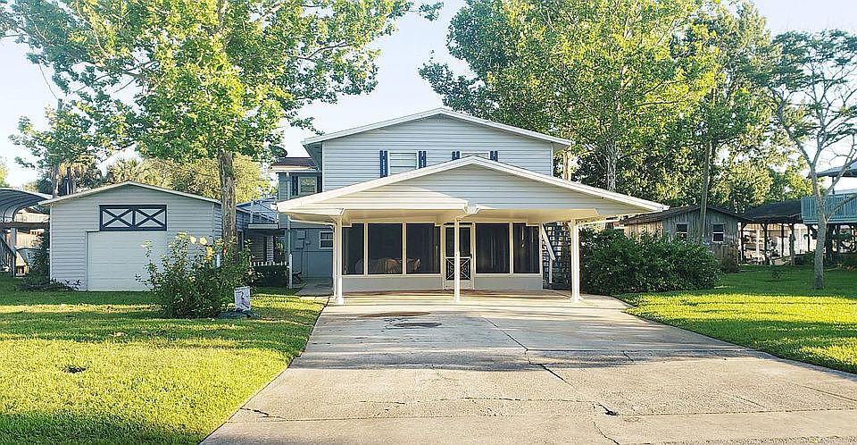 Waterfront 4/3 with Airbnb