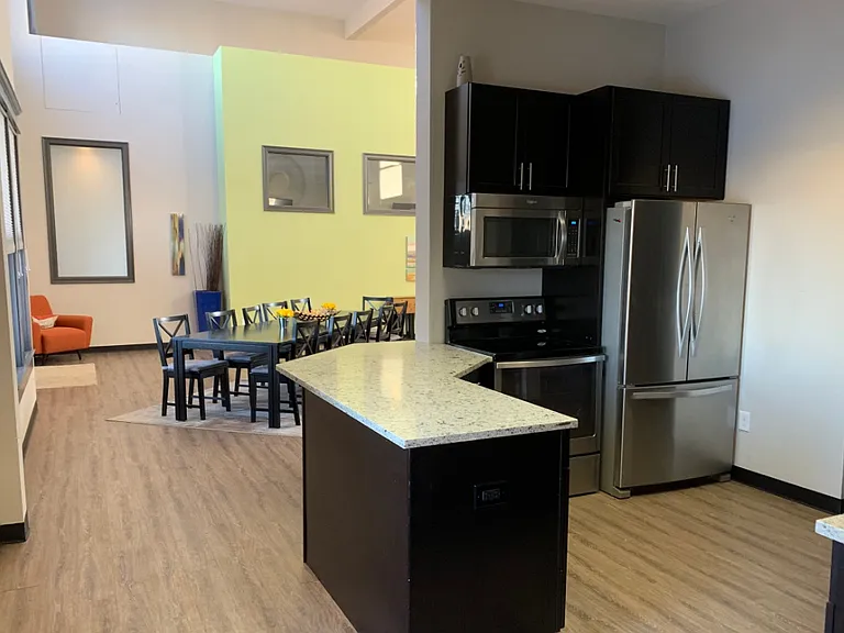 2026 Oxford Ln — Photo 11
