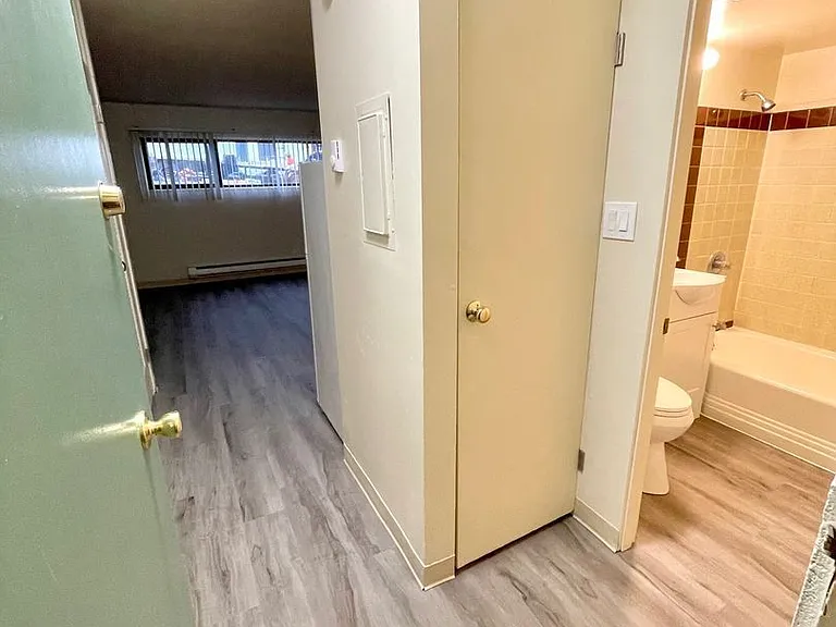 Campus Apartments — Photo 9
