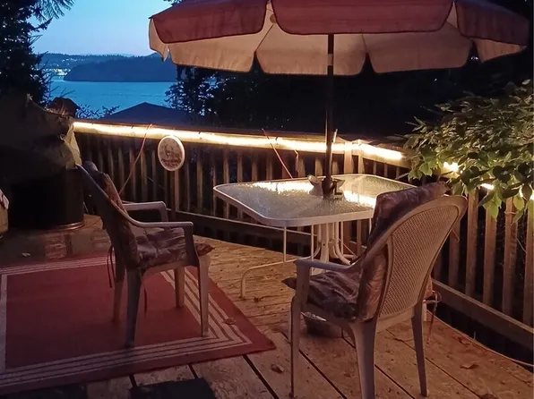 7408 Holiday Boulevard, Anacortes, WA 98221