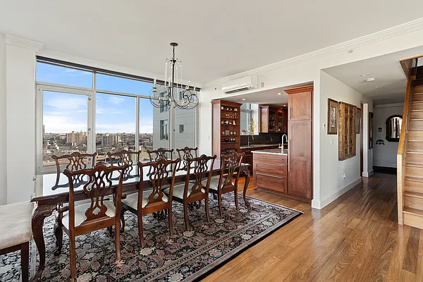 Sold by Julia B Fee Sotheby's International Realty | media 10