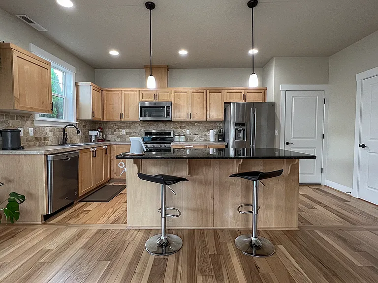 206 SW Marsuda Ter — Photo 11