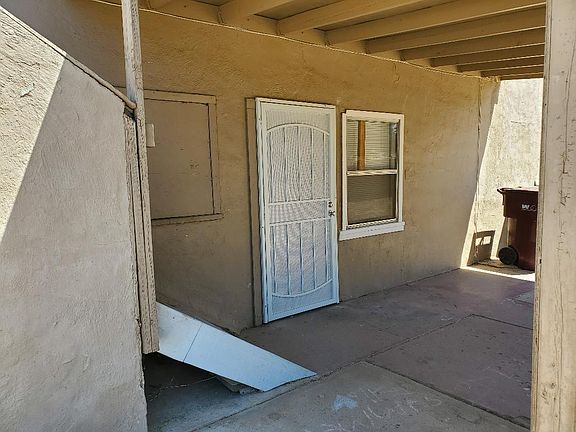 Front Entrance/Porch
