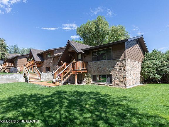 2nd image of 445 Aspen Dr