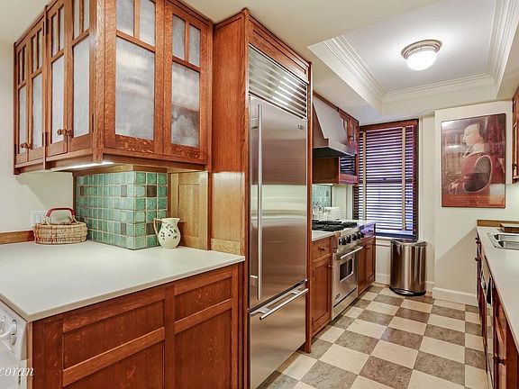 3rd image of 70 E 96th St APT 12B