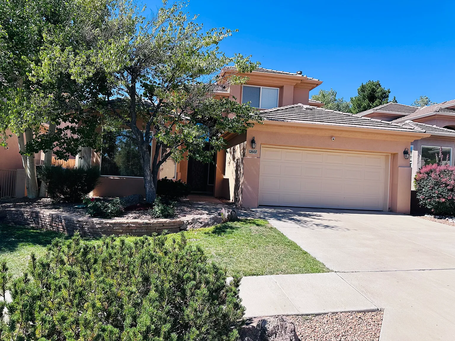 3 bed, 2.5 bath, 2366 sqft, $3,500 — Photo 1
