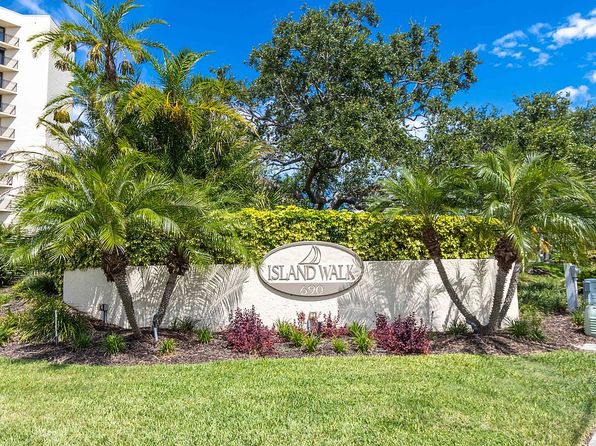 690 Island Way APT 1005