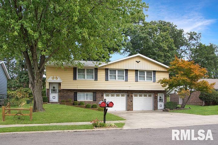 1st image of 2737-2739 W Millbrook Ct