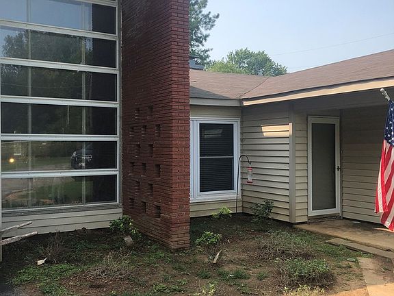 4th image of 25 Russell Valley Rd