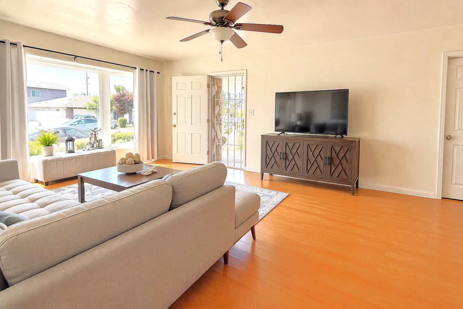 5670 Mary Lane Dr — Photo 3