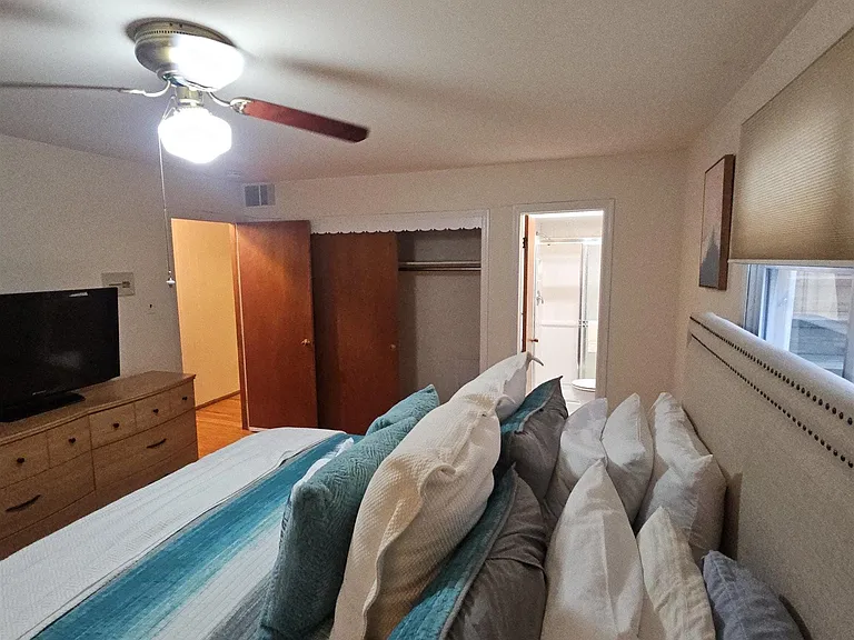 6901 Ventnor Ave #2 — Photo 20