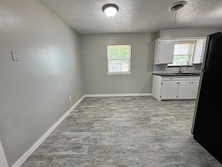 301 N University Dr #12 — Photo 15