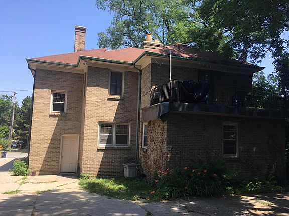 3rd image of 1024 Lake Dr SE APT 3