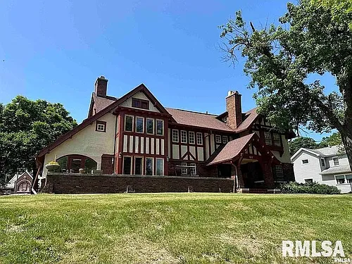 611 W High St #C Photo 1