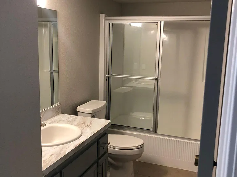 13 Everette Ln — Photo 3