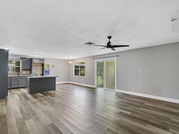 3rd image of 8206 Lakeland Boulevard