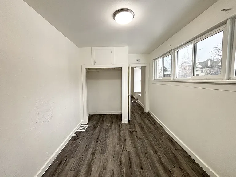 478 E 8th Ave — Photo 12