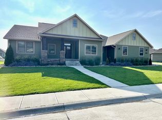 505 Redwood Rd, Grand Island, NE 68803