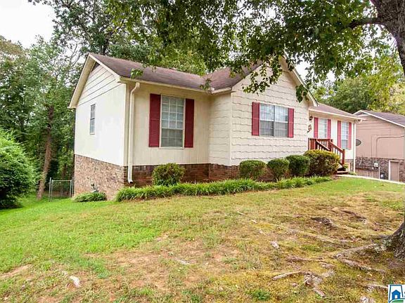 3rd image of 721 Oak Dr E
