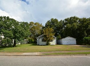954 Fisher St, Houston, TX 77018