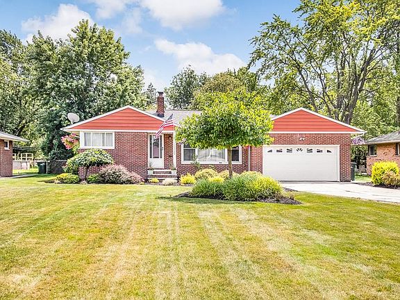 3rd image of 288 Cherry Ln