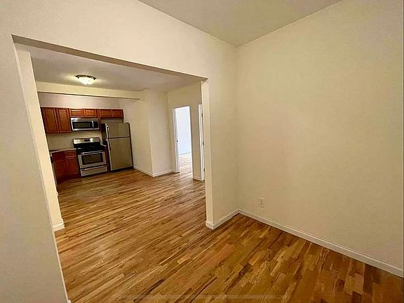 5th image of 511 E 75th St #4N