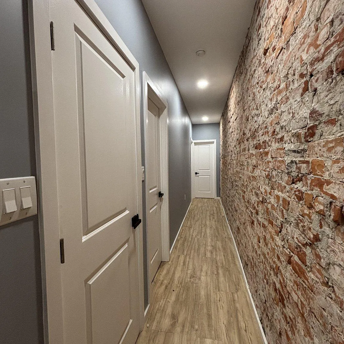 2 bed, 1.0 bath, 1554 sqft, $2,000 — Photo 3