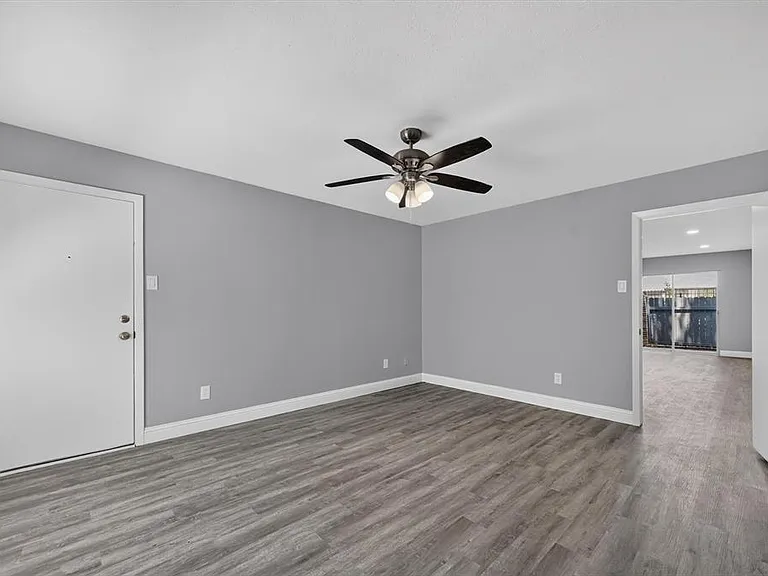5033 Cedar Springs Rd — Photo 23