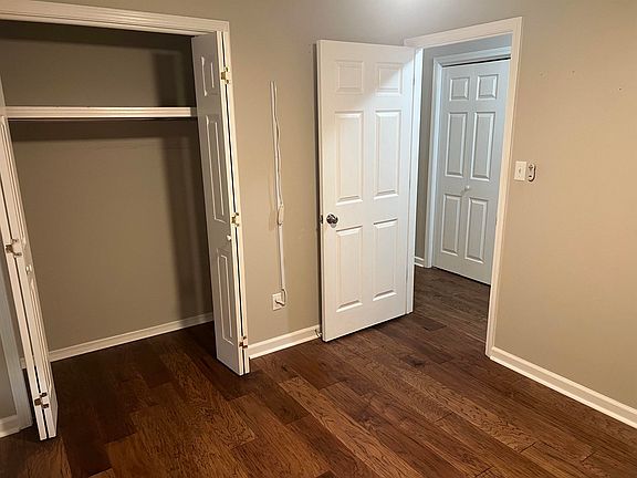3rd image of 315 W Washington Dr