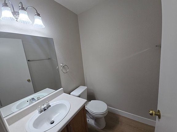4th image of 1920 Hodgenville St Unit 102