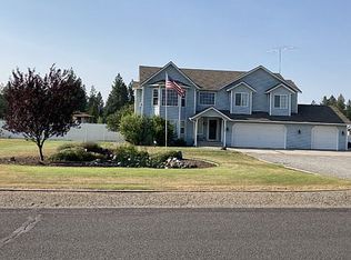 17699 N Sunnyvale Dr, Nine Mile Falls, WA 99026