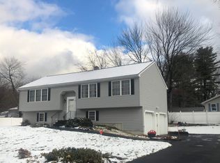 19 Coaker Ave, Hooksett, NH 03106