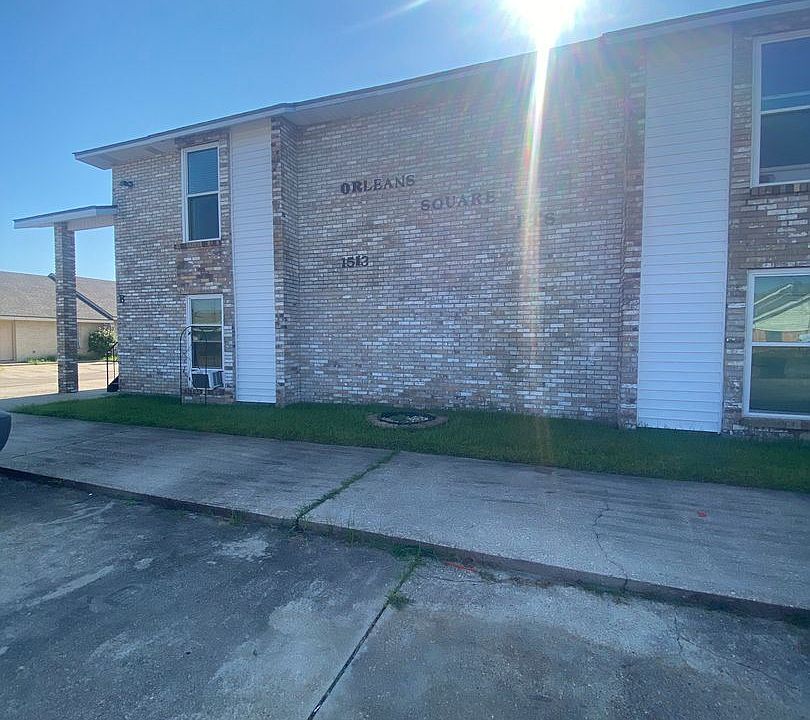 1st image of 1513 Dehart Dr #B