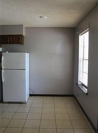 4th image of 17540 Beverly Dr #E