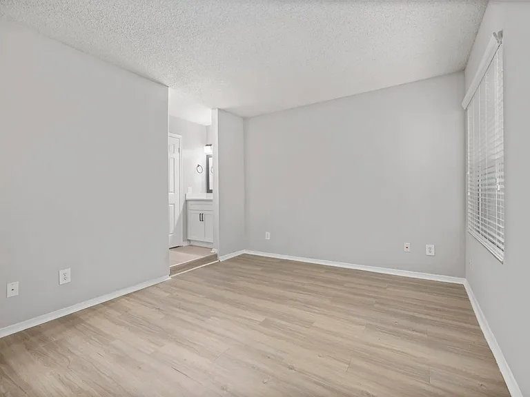 Newly Renovated & Spacious 1 & 2 Bedroom Apartments In Raleigh, NC