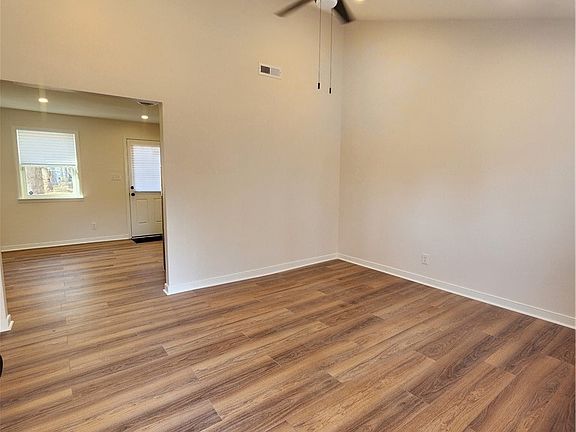 2nd image of 21622 Beverley St