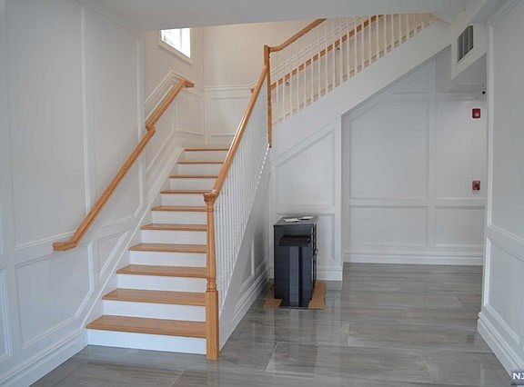3rd image of 599 Franklin Ave APT 6