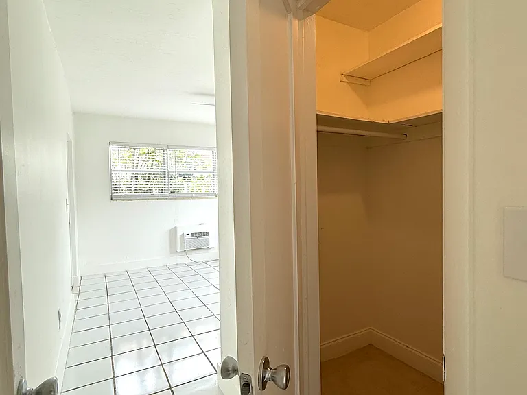 810 82nd St #1 — Photo 18