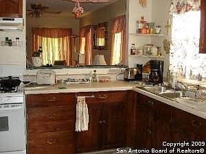 4th image of 103 Marchmont Ln
