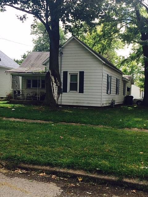 2nd image of 811 W Chestnut St