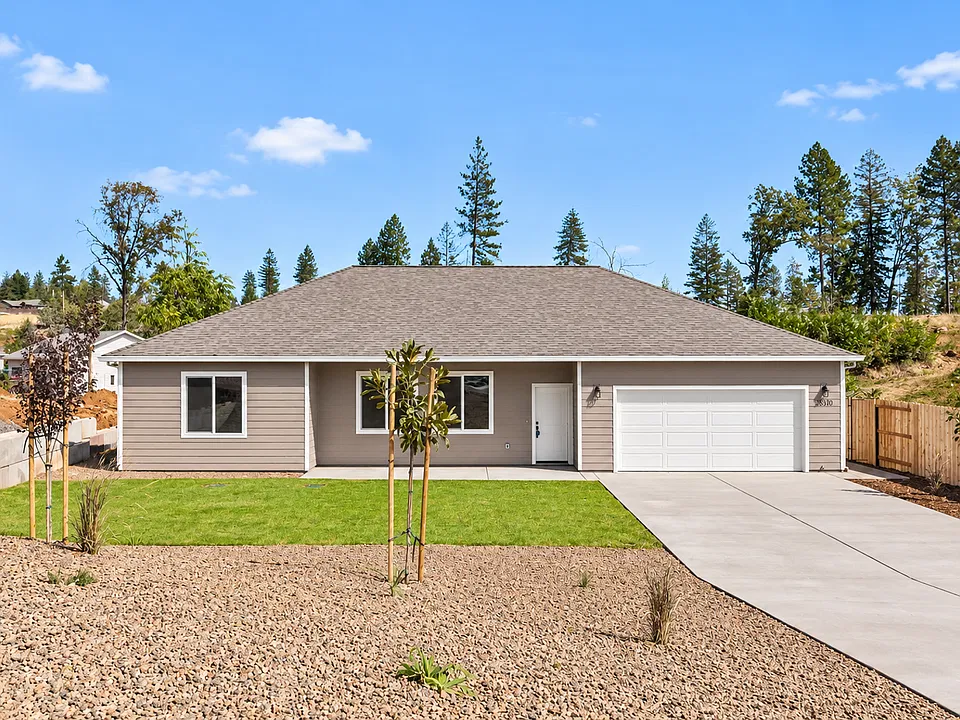 440 Leisure Ln
