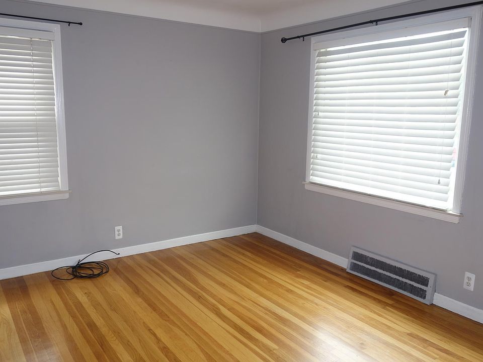 1st image of 2934 Ferris Ave