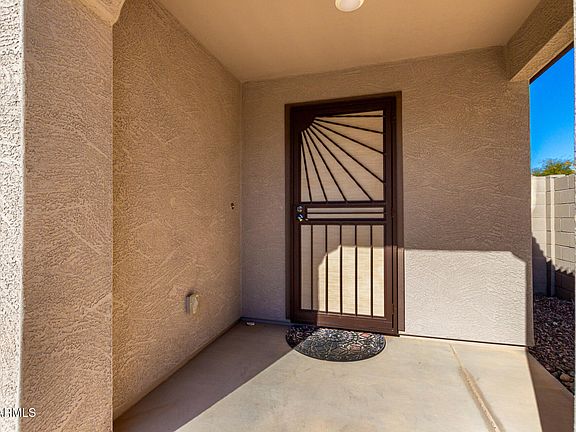 3rd image of 790 W JARDIN Drive