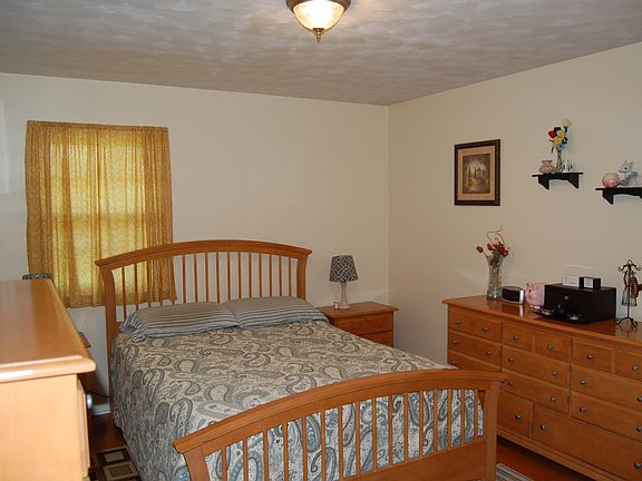 5th image of 209 Meadow Dr