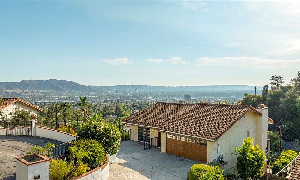1st image of 1218 E Tujunga Ave