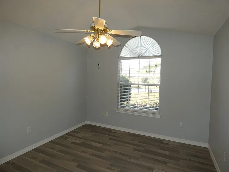 4734 Autumndale Dr — Photo 16