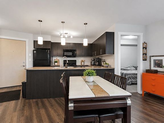 5th image of 2565 Campbell Ave #112