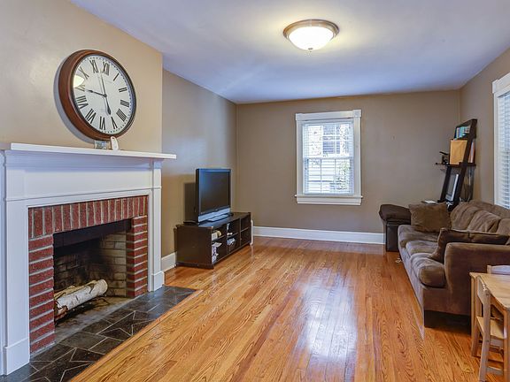 4th image of 1419 Cherry Ave #A