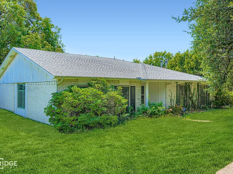 11026 McCree Rd — Photo 2