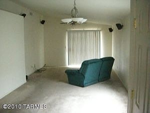 3rd image of 2134 W Roundwood Pl